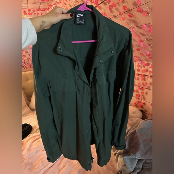 nike jacket! windbreaker/raincoat - Picture 2 of 3